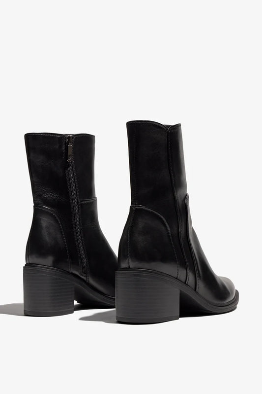 REGARDE LE CIEL ELETTRA Black Bottines