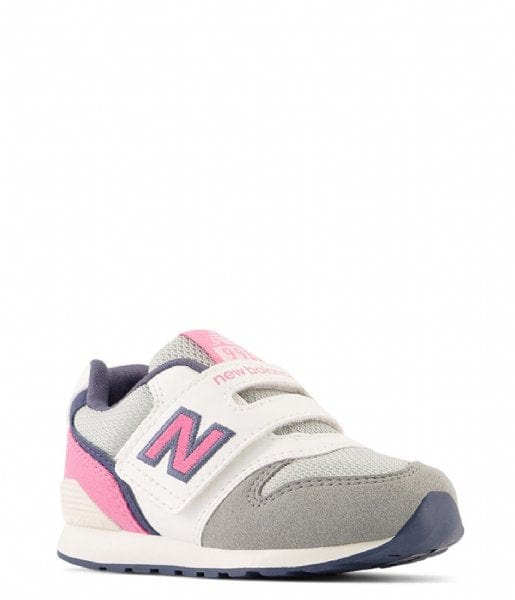 Chaussures Basses/Baskets/Sneakers 26 NEW BALANCE IZ996 XG3 Blanc rose Chaussures Basses Baskets Sneakers 196432456475