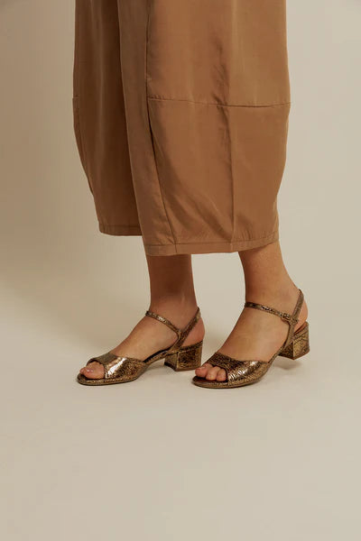 EMILY KARSTON LOUCIA Gold Sandales