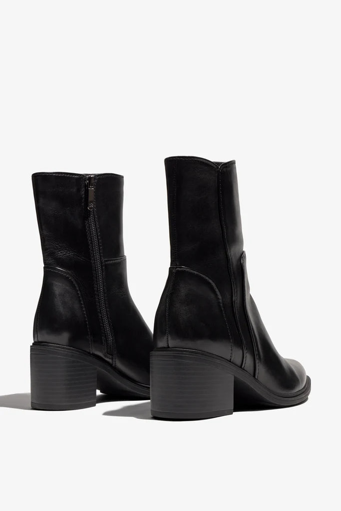 REGARDE LE CIEL ELETTRA Black Bottines