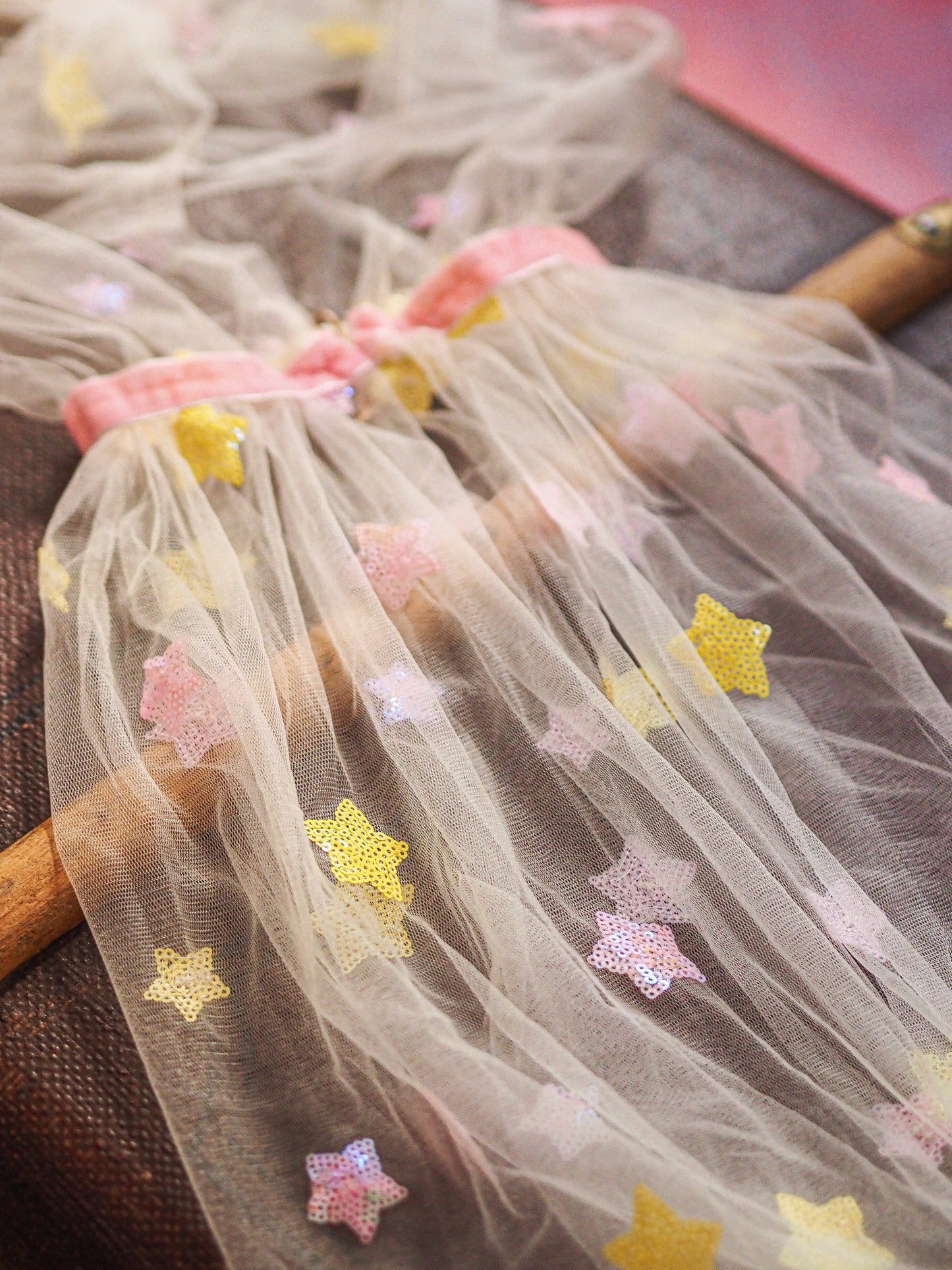 Cape Lily - étoiles jaunes et roses 