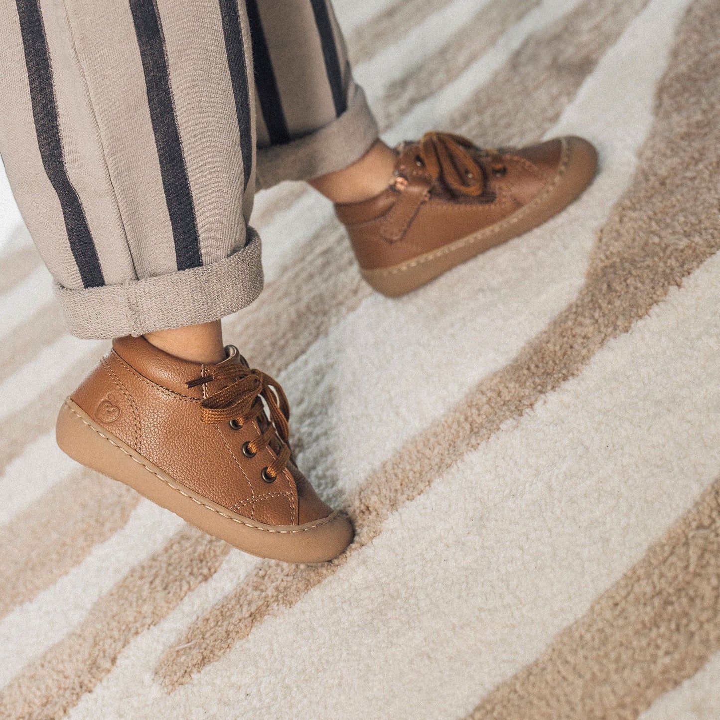 SHOO POM PLUM LACE Nappa Camel Bottillons premier pas barefoot
